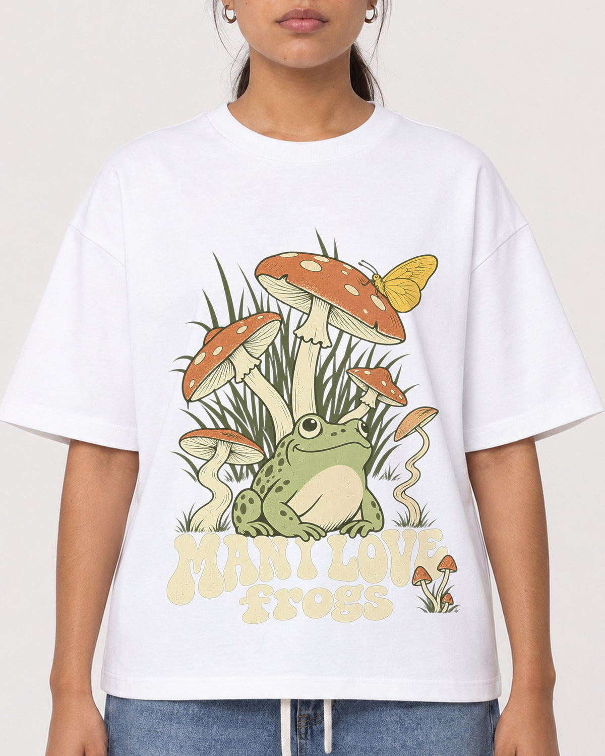 Mockup Boxy Heavyweight Tee White female close-up 16