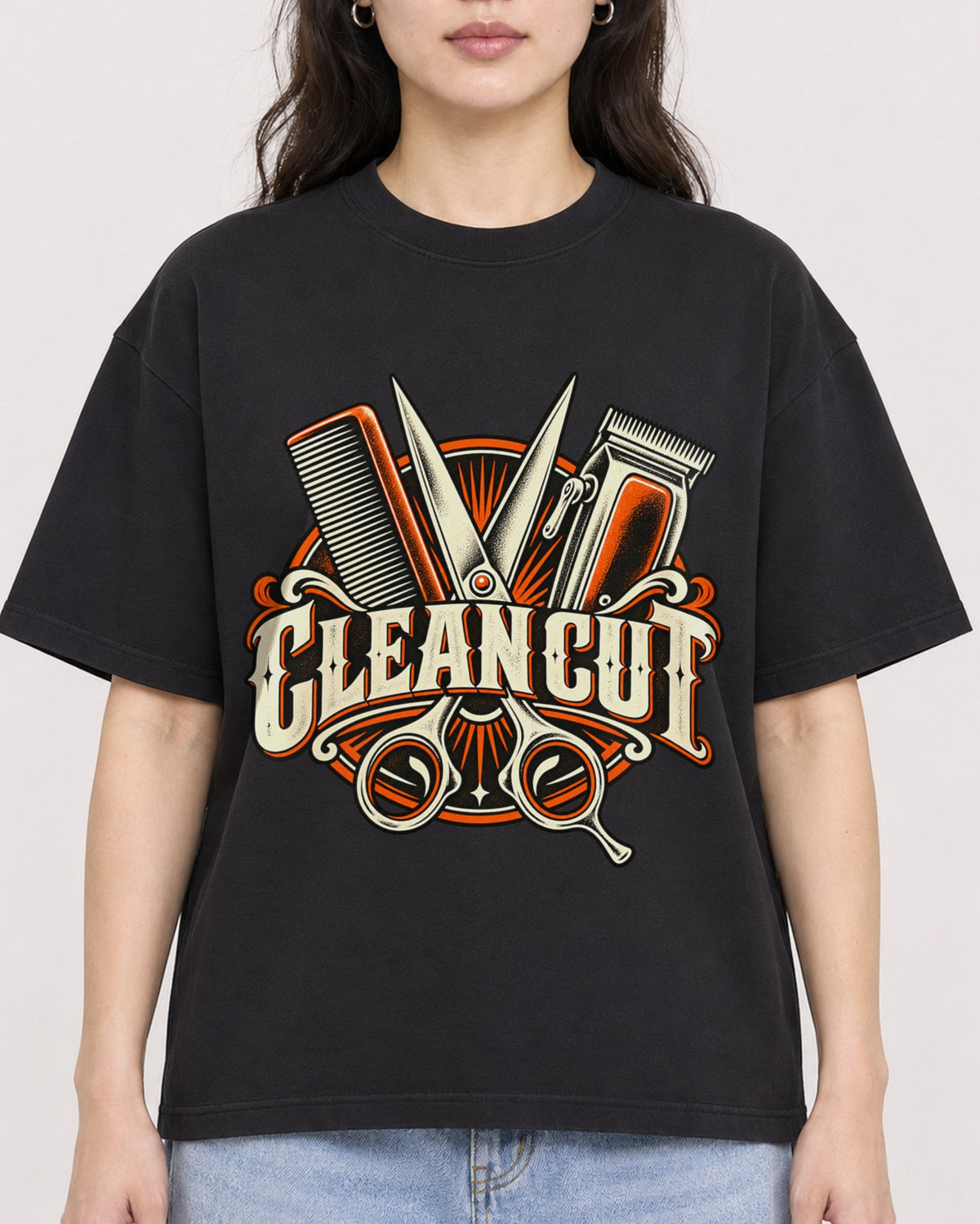 Mockup Boxy Heavyweight Tee Black female close-up 03