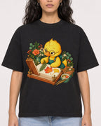 Mockup Boxy Heavyweight Tee Black female close-up 07