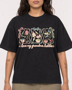 Mockup Boxy Heavyweight Tee Black female close-up 06