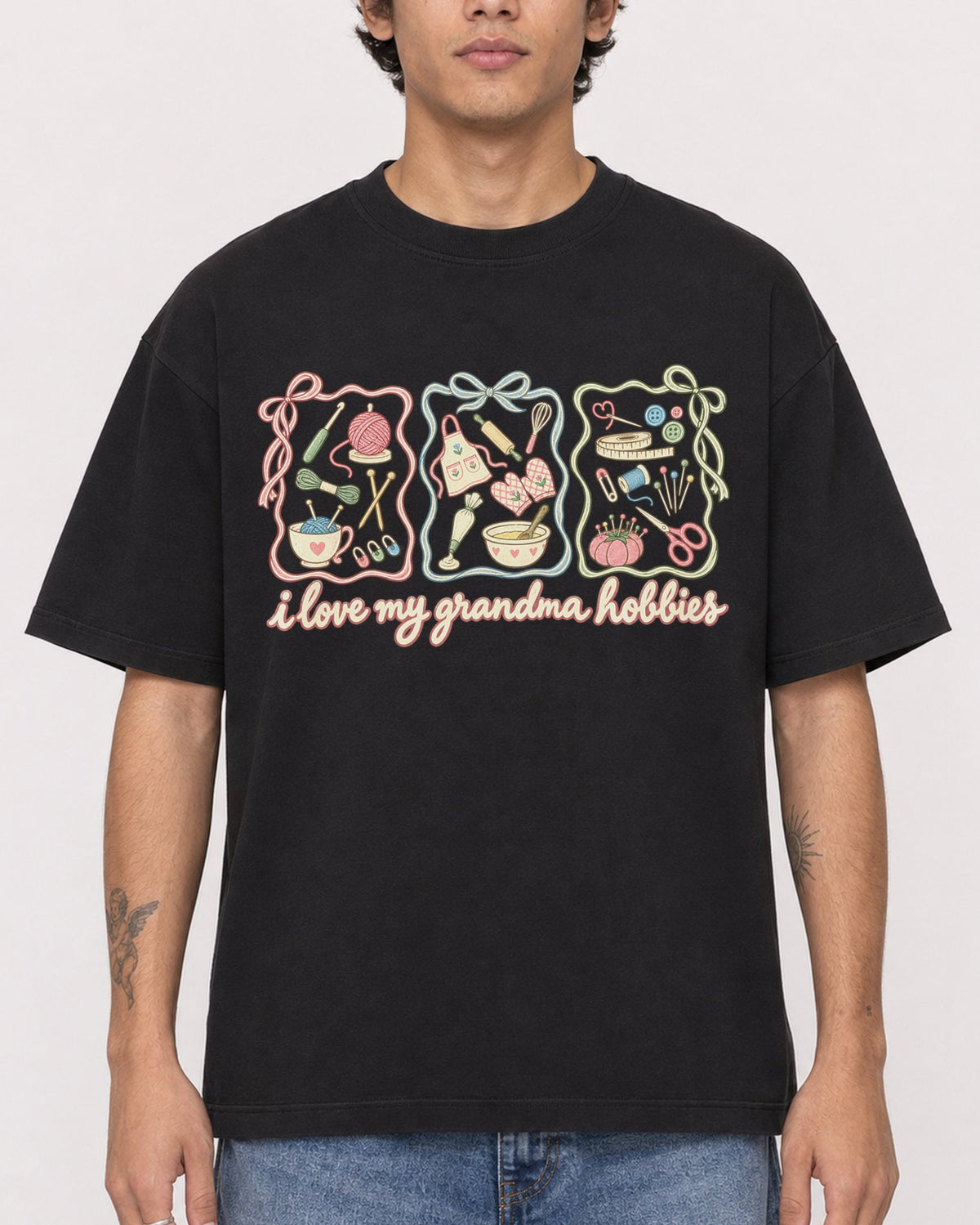 Mockup Boxy Heavyweight Tee Black male close-up 06