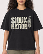 Mockup Boxy Heavyweight Tee Black female close-up 10