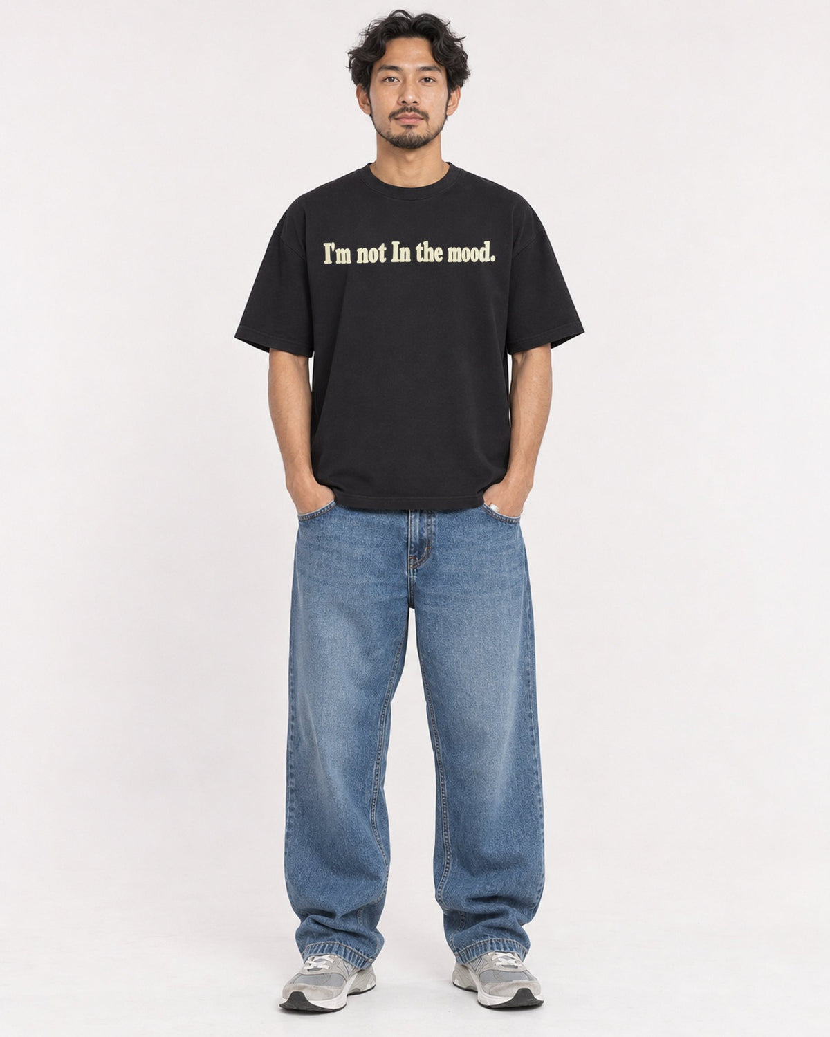 Mockup Boxy Heavyweight Tee Black male full-body 02