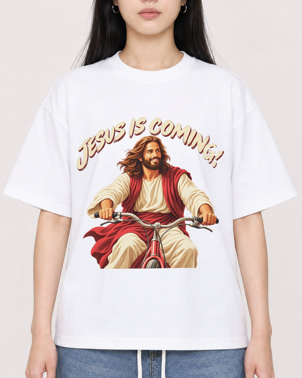 Mockup Boxy Heavyweight Tee White female close-up 01