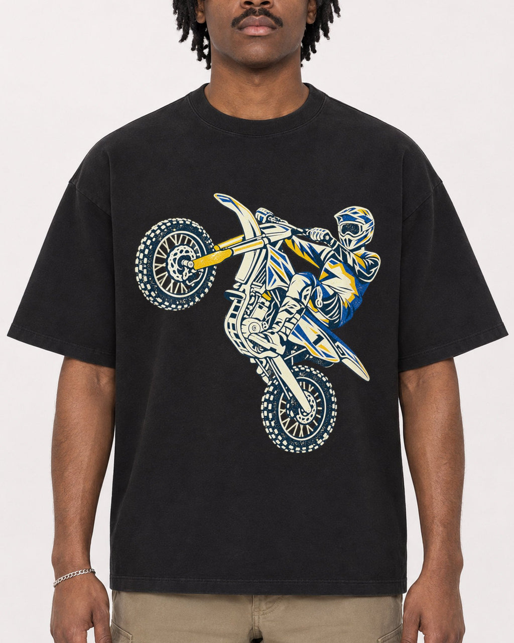 Mockup Boxy Heavyweight Tee Black male close-up 04