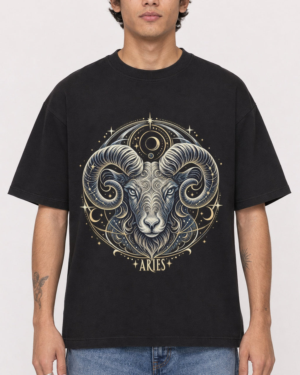 Mockup Boxy Heavyweight Tee Black male close-up 06