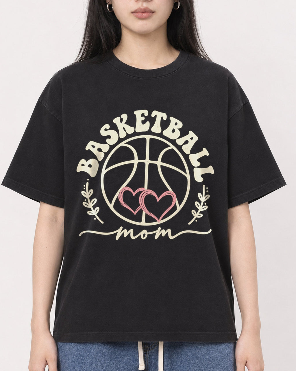 Mockup Boxy Heavyweight Tee Black female close-up 01