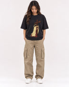 Mockup Boxy Heavyweight Tee Black female full-body 02