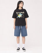 Mockup Boxy Heavyweight Tee Black female full-body 01