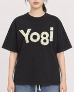 Mockup Boxy Heavyweight Tee Black female close-up 21