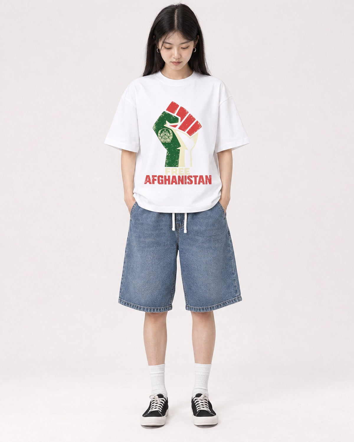 Mockup Boxy Heavyweight Tee White female full-body 01