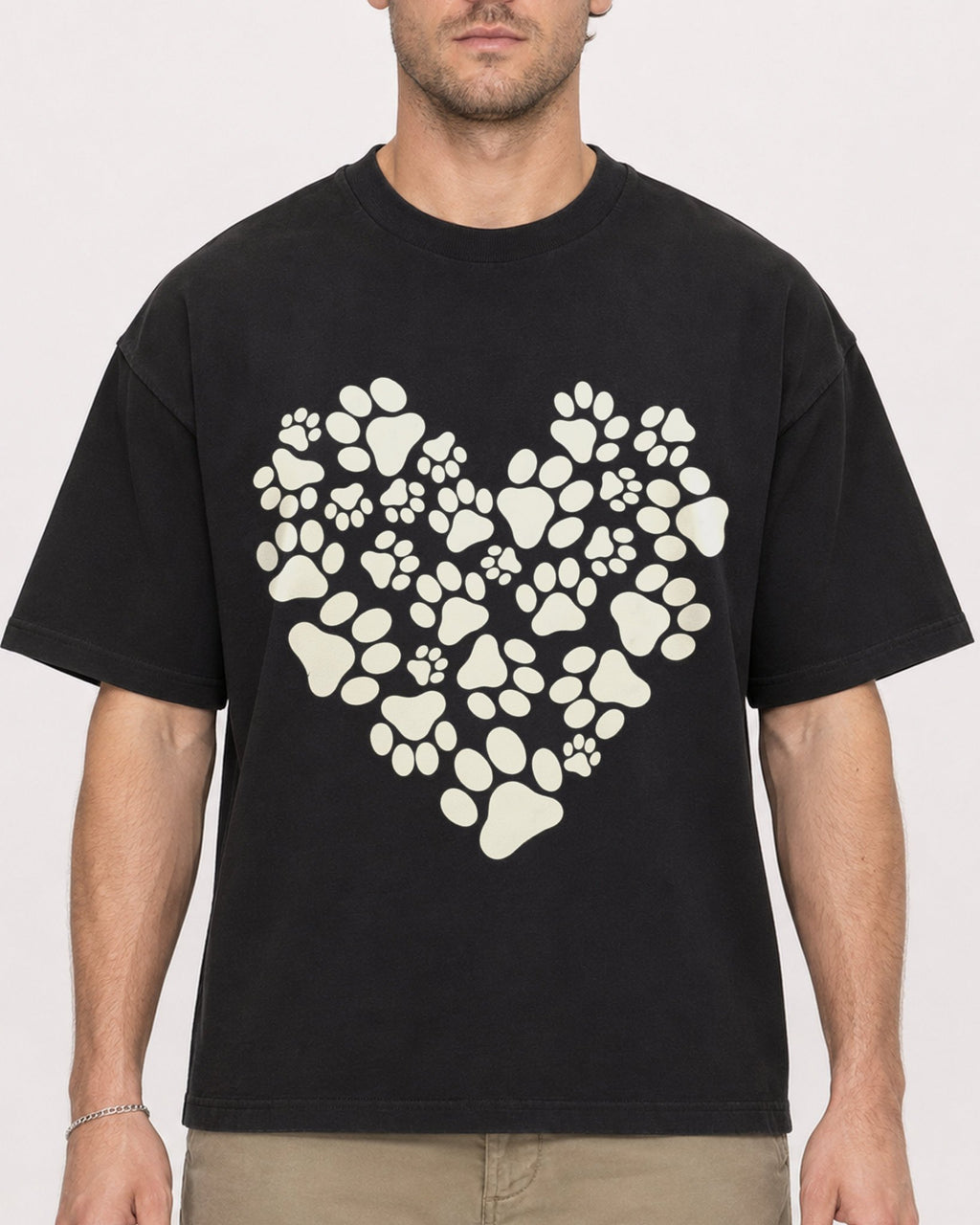 Mockup Boxy Heavyweight Tee Black male close-up 08