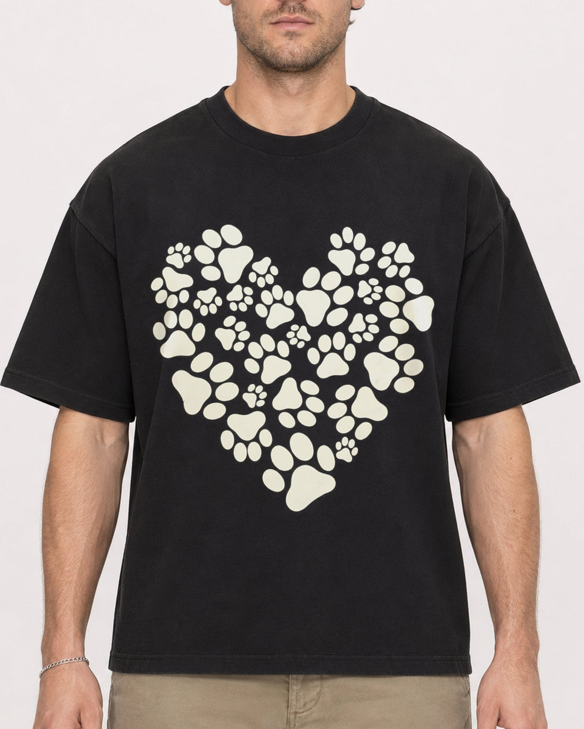 Mockup Boxy Heavyweight Tee Black male close-up 08