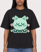 Mockup Boxy Heavyweight Tee Black female close-up 04