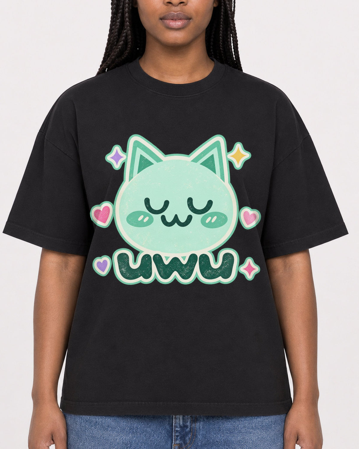 Mockup Boxy Heavyweight Tee Black female close-up 04