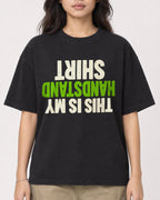 Mockup Boxy Heavyweight Tee Black female close-up 02