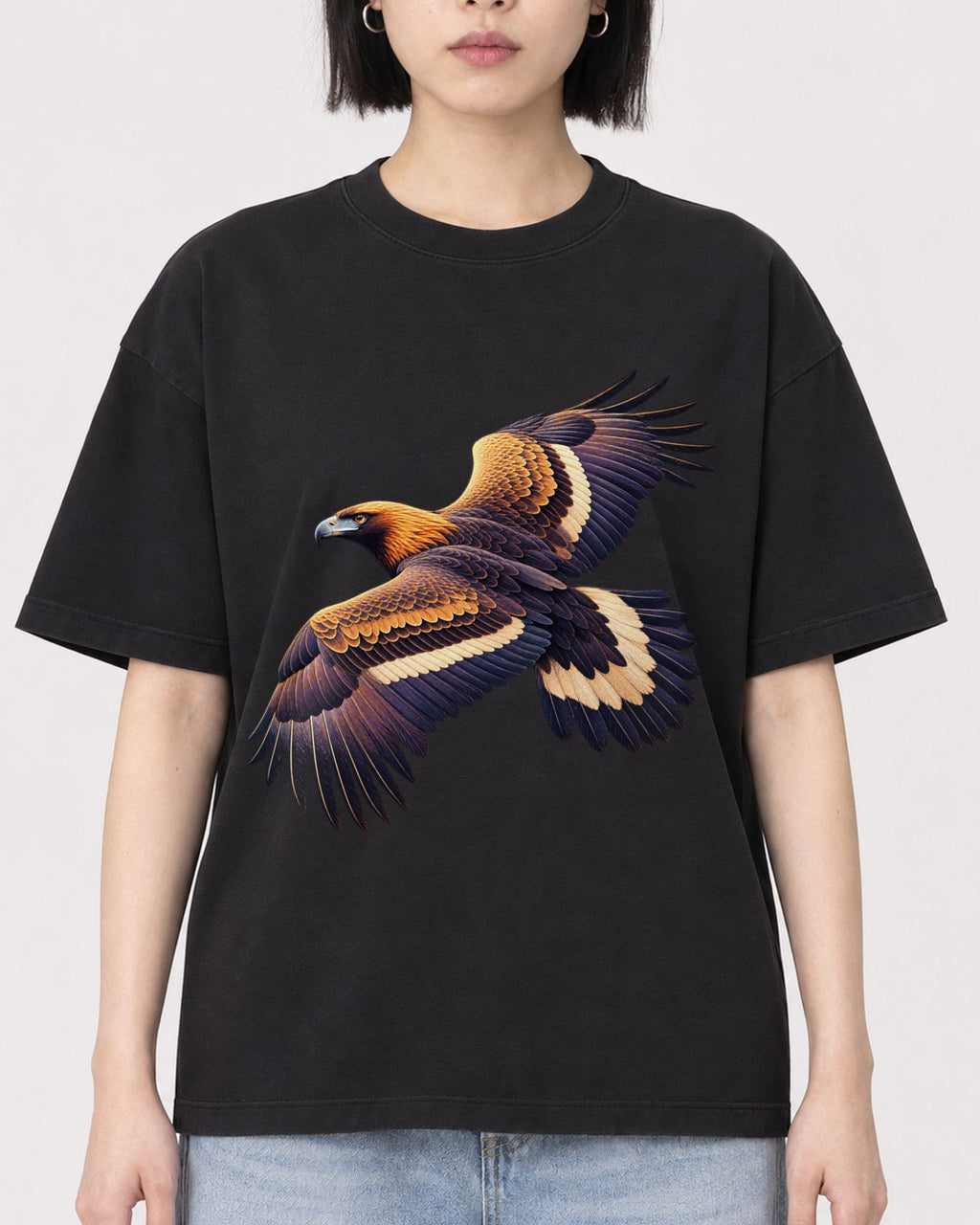 Mockup Boxy Heavyweight Tee Black female close-up 11