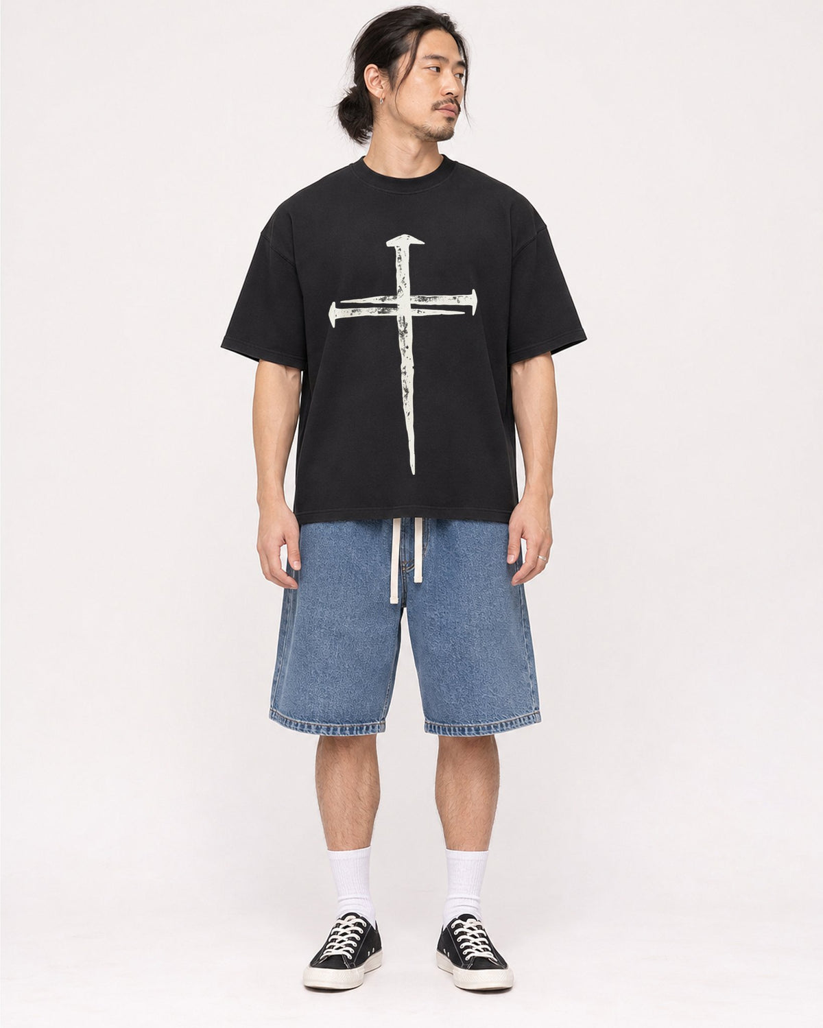 Mockup Boxy Heavyweight Tee Black male full-body 43
