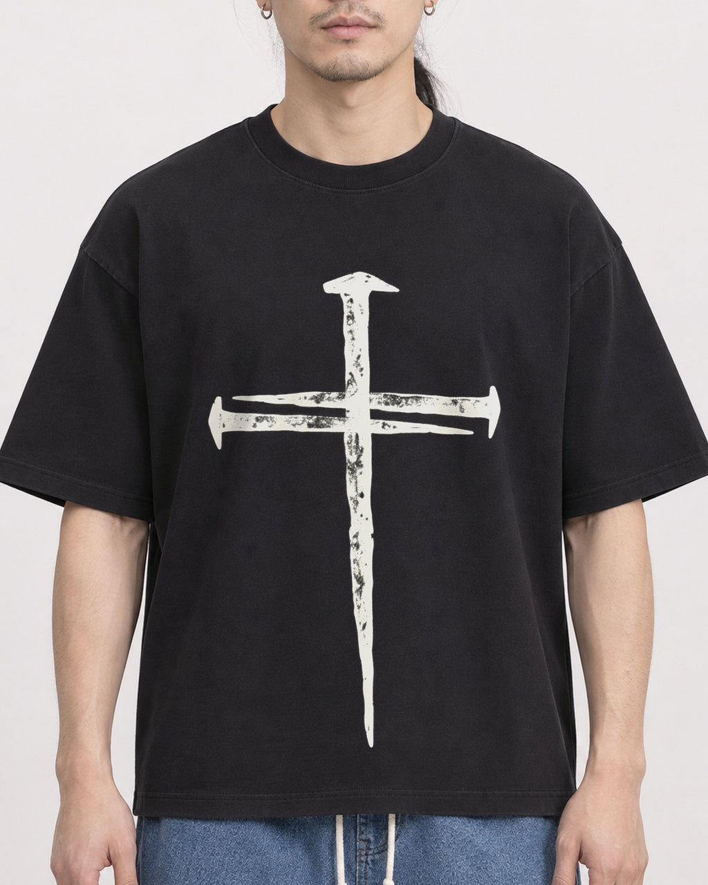 Mockup Boxy Heavyweight Tee Black male close-up 43