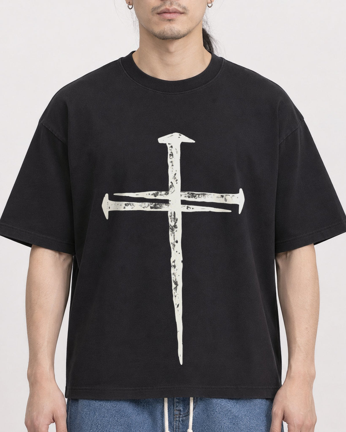 Mockup Boxy Heavyweight Tee Black male close-up 43