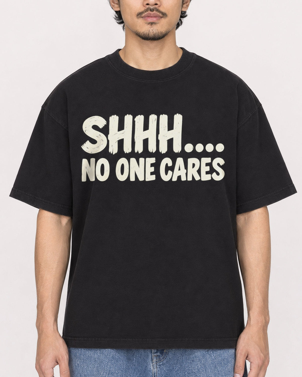 Mockup Boxy Heavyweight Tee Black male close-up 02