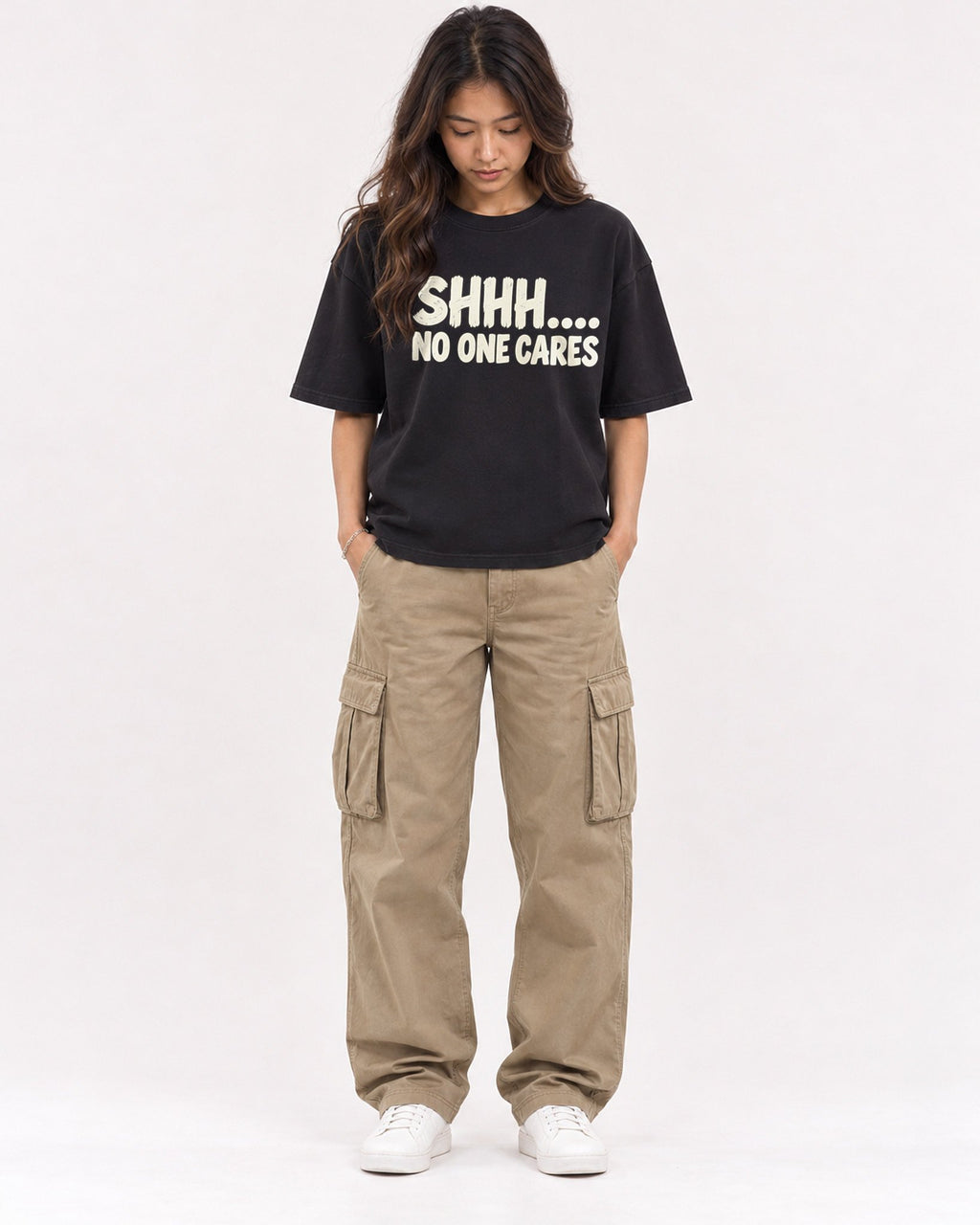 Mockup Boxy Heavyweight Tee Black female full-body 02