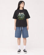 Mockup Boxy Heavyweight Tee Black female full-body 01