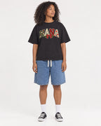 Mockup Boxy Heavyweight Tee Black female full-body 05
