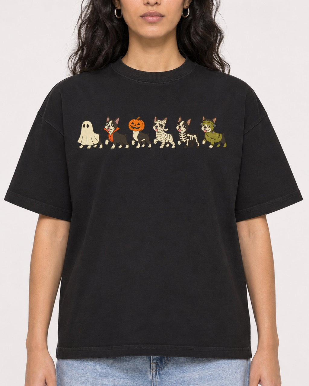 Mockup Boxy Heavyweight Tee Black female close-up 07