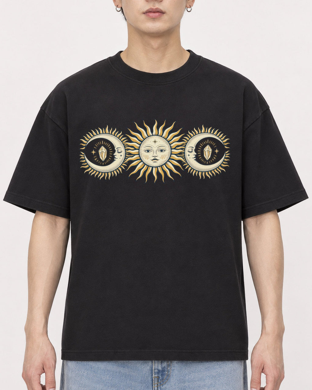 Mockup Boxy Heavyweight Tee Black male close-up 01