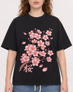 Mockup Boxy Heavyweight Tee Black female close-up 09