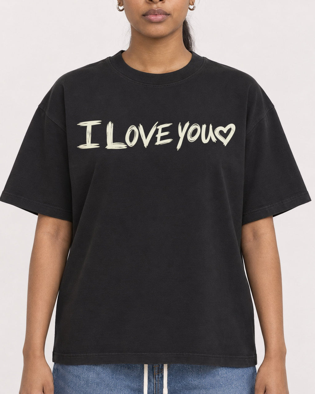 Mockup Boxy Heavyweight Tee Black female close-up 25