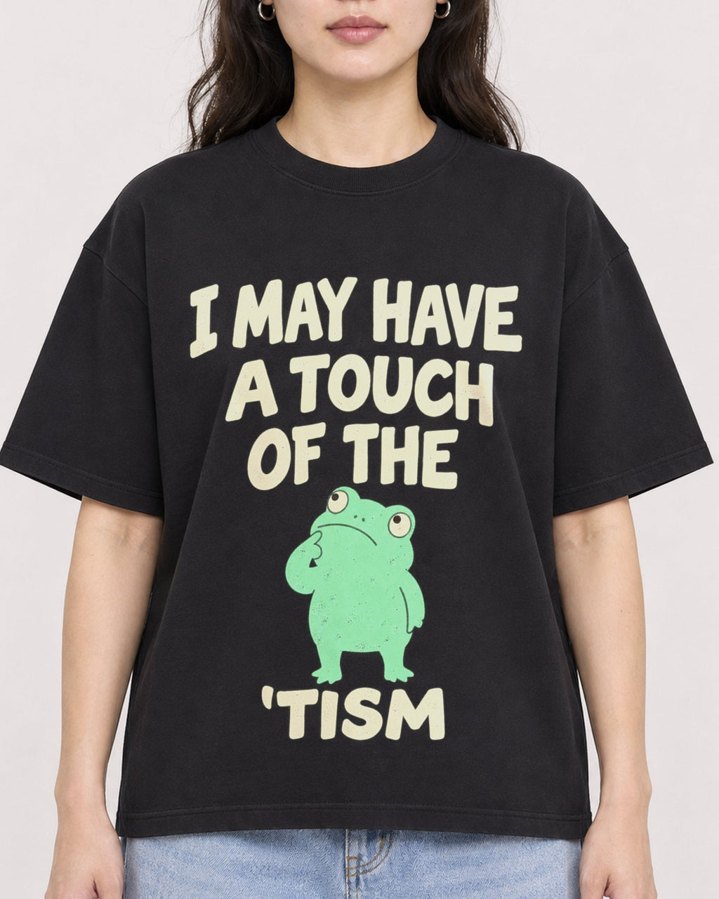 Mockup Boxy Heavyweight Tee Black female close-up 03