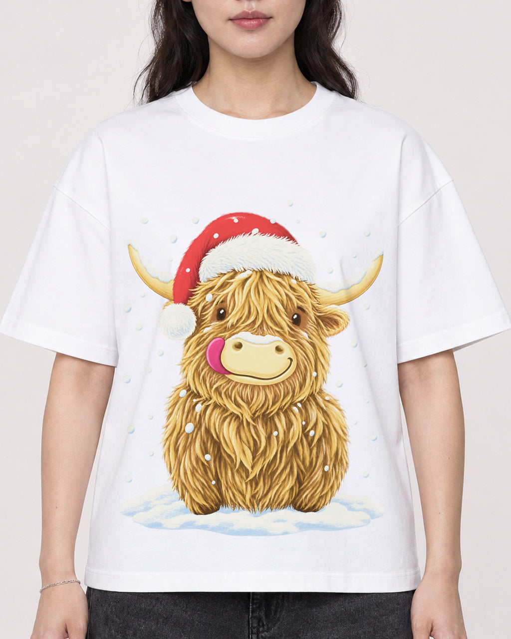 Mockup Boxy Heavyweight Tee White female close-up 03
