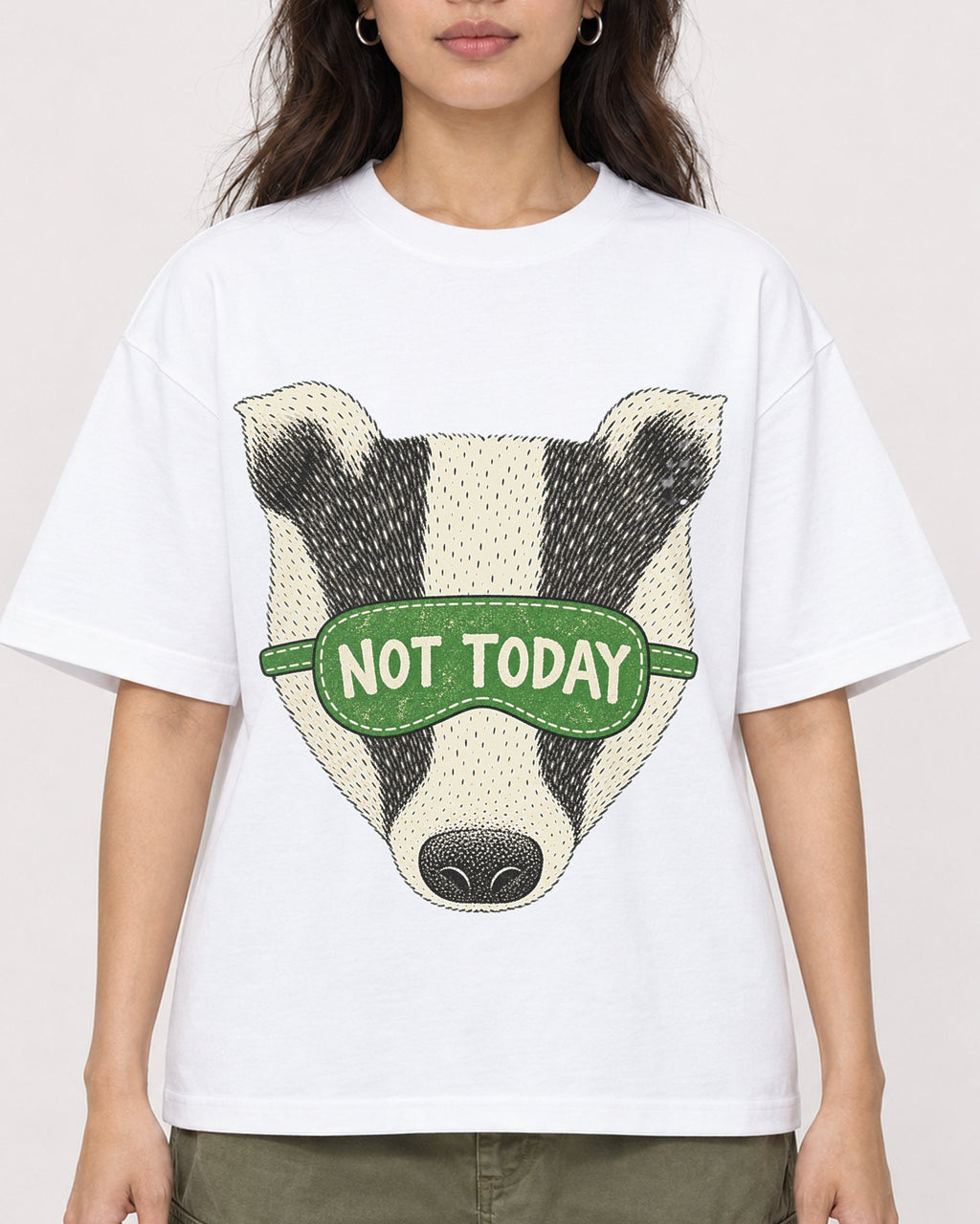 Mockup Boxy Heavyweight Tee White female close-up 02
