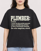 Mockup Boxy Heavyweight Tee Black female close-up 03