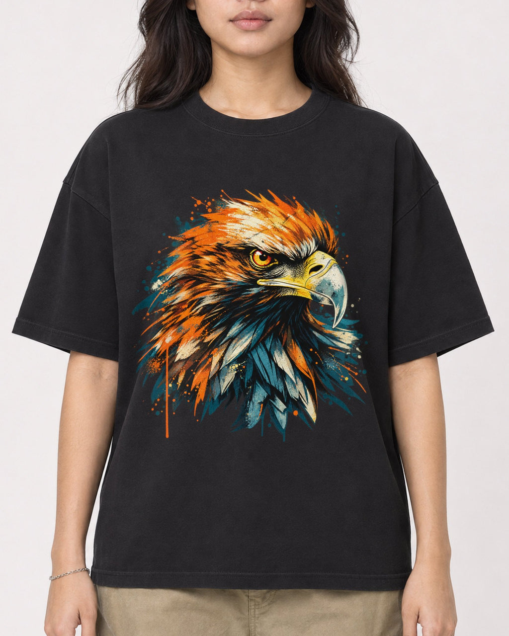 Mockup Boxy Heavyweight Tee Black female close-up 02