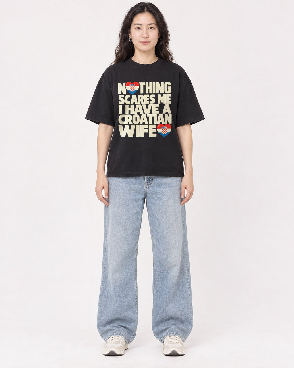 Mockup Boxy Heavyweight Tee Black female full-body 03