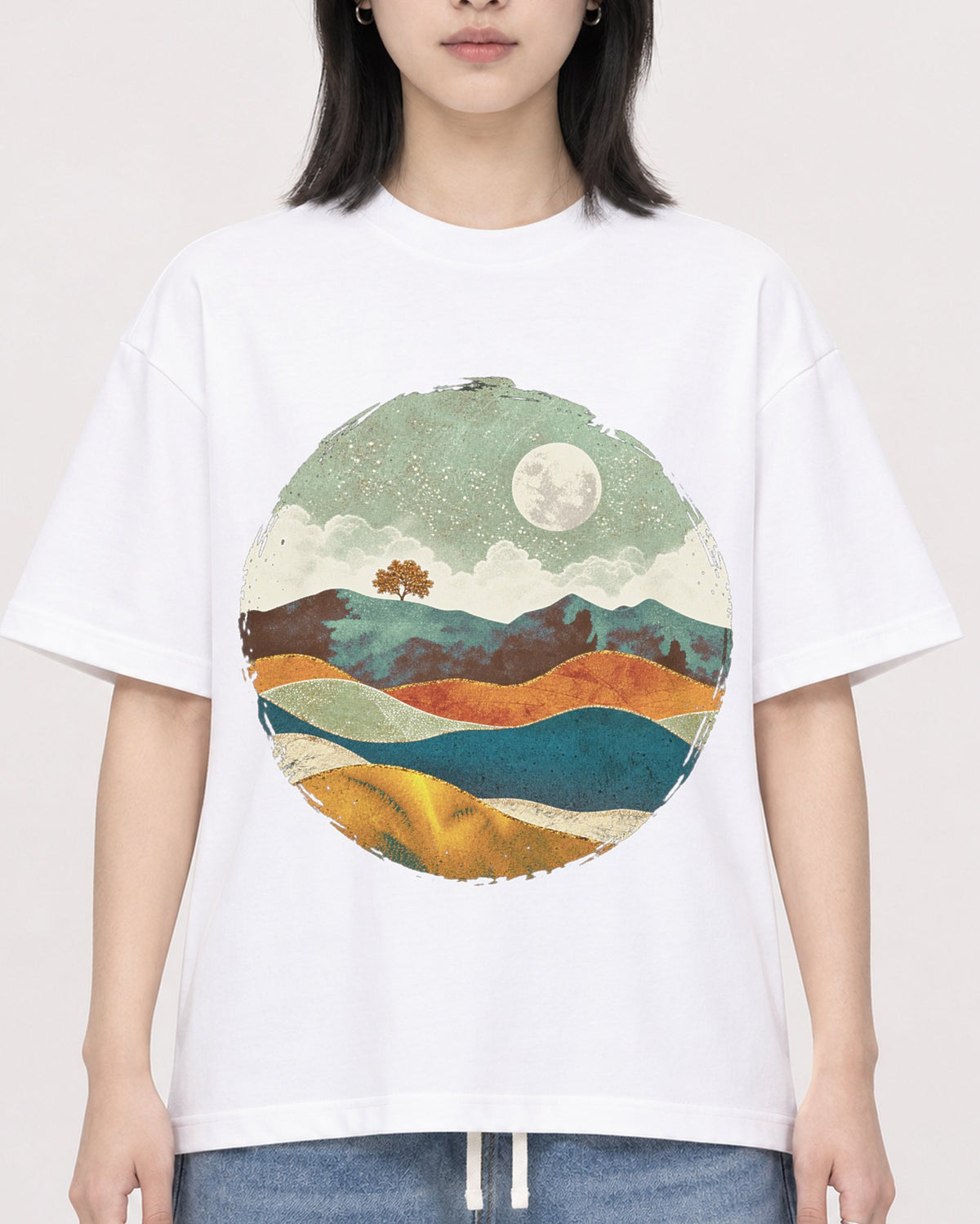 Mockup Boxy Heavyweight Tee White female close-up 31