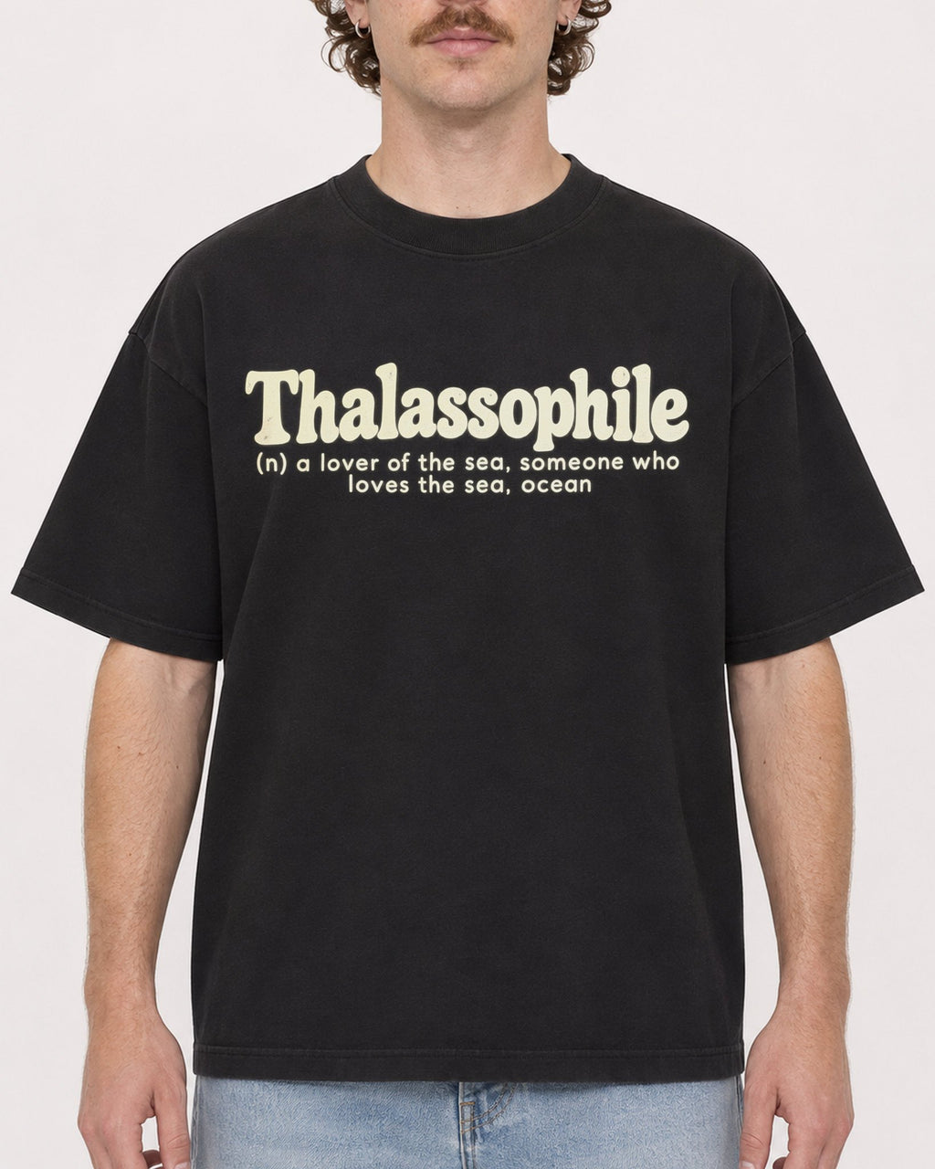 Mockup Boxy Heavyweight Tee Black male close-up 09