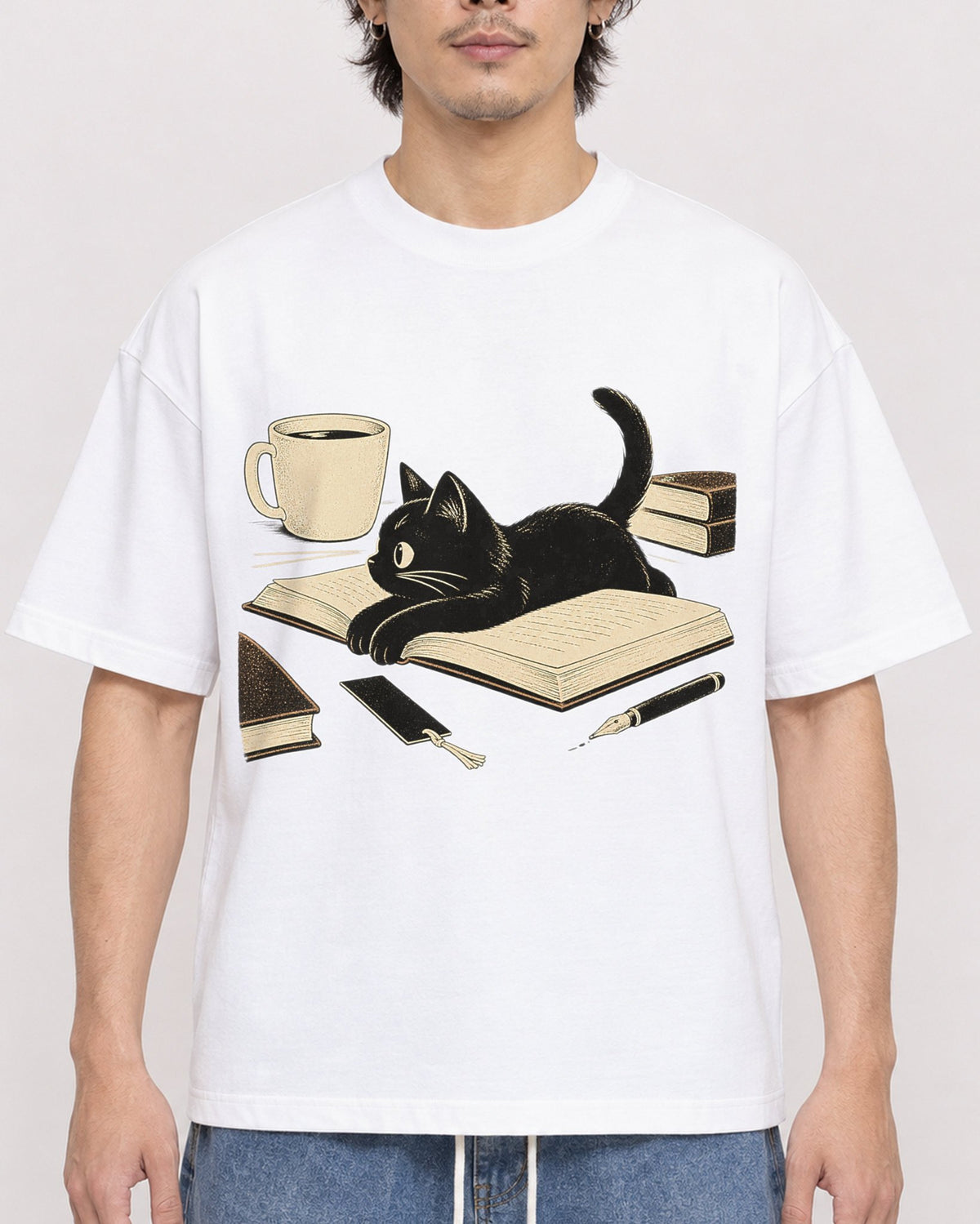 Mockup Boxy Heavyweight Tee White male close-up 03