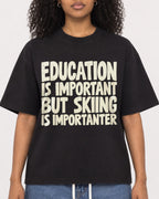 Mockup Boxy Heavyweight Tee Black female close-up 05