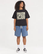 Mockup Boxy Heavyweight Tee Black female full-body 05