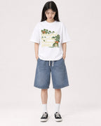 Mockup Boxy Heavyweight Tee White female full-body 01