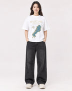 Mockup Boxy Heavyweight Tee White female full-body 03
