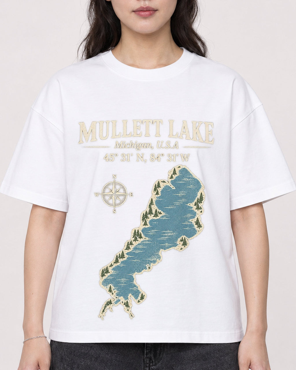 Mockup Boxy Heavyweight Tee White female close-up 03