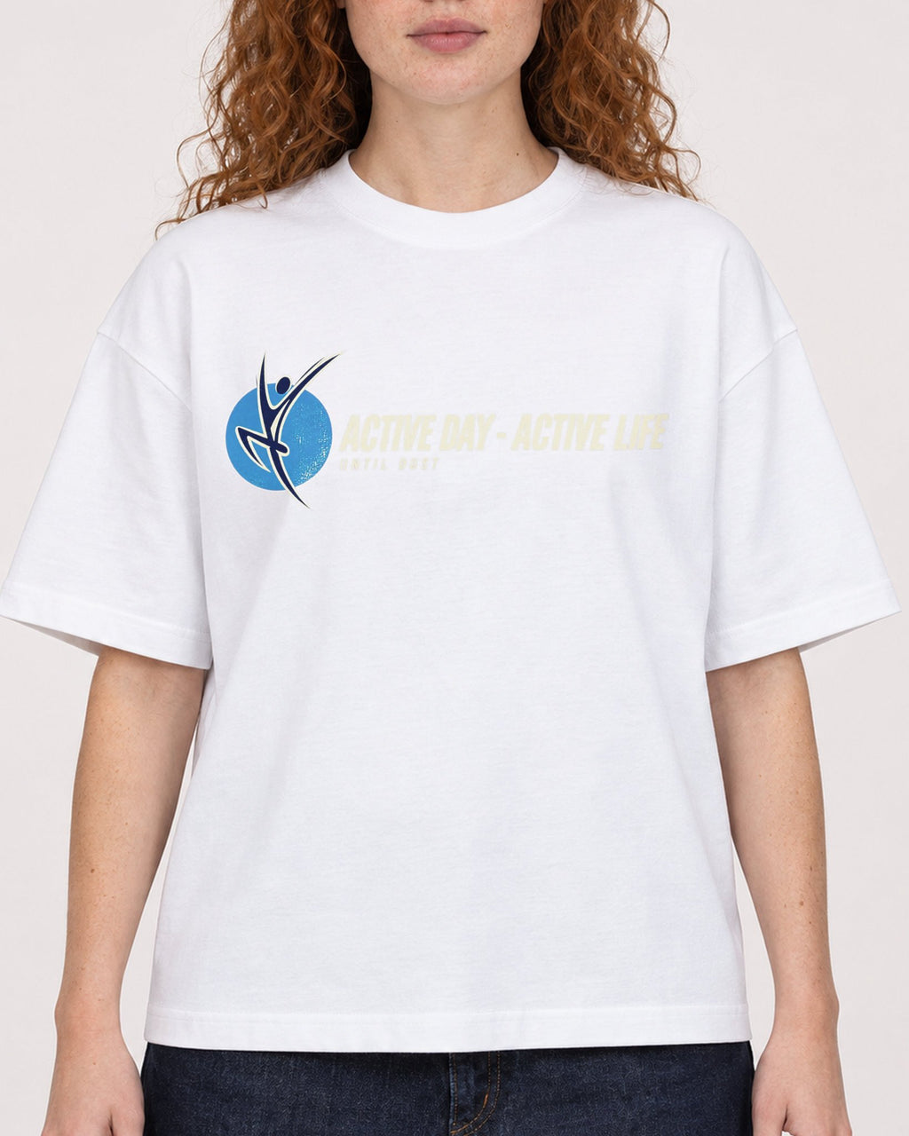 Mockup Boxy Heavyweight Tee White female close-up 09