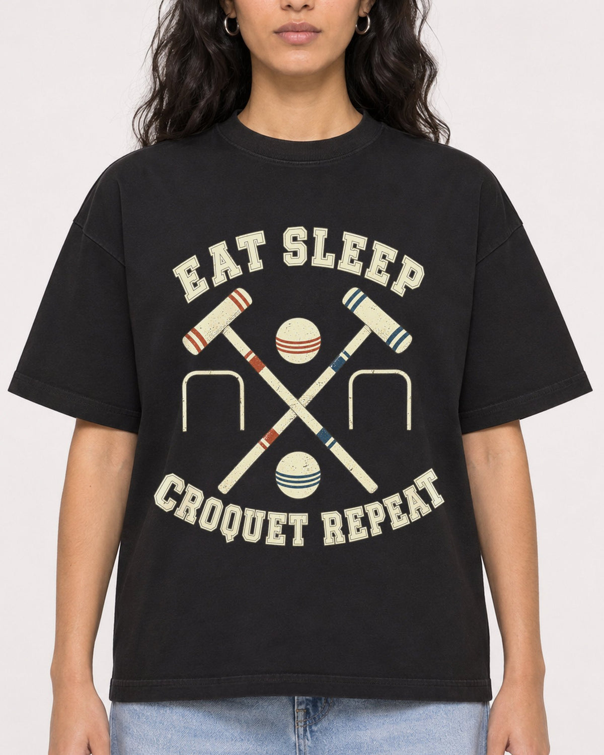 Mockup Boxy Heavyweight Tee Black female close-up 07