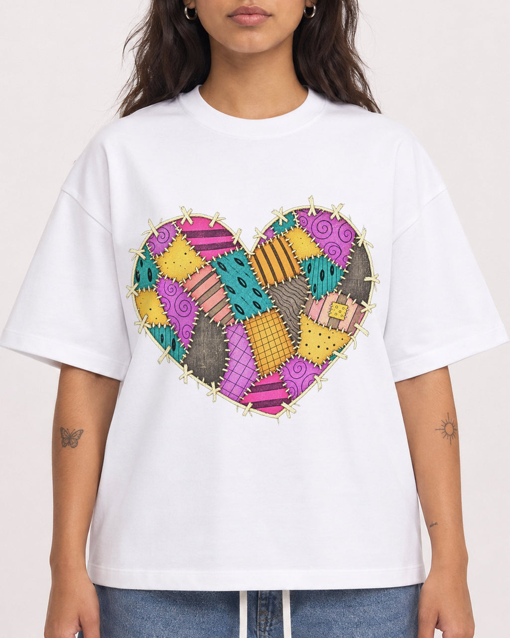 Mockup Boxy Heavyweight Tee White female close-up 06
