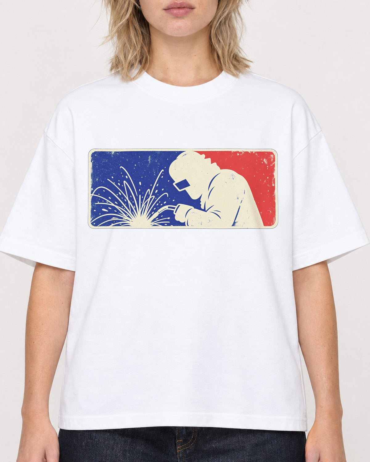 Mockup Boxy Heavyweight Tee White female close-up 19